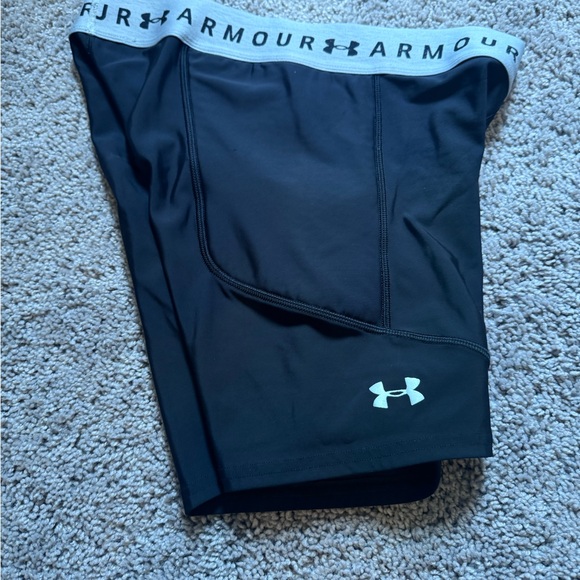 Under armour gym workout bike shorts softball spandex compression sz M padded - Picture 3 of 3